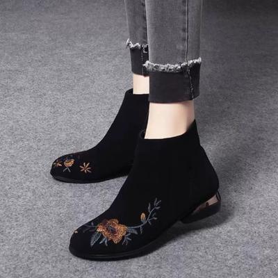 Autumn and Winter Retro Ethnic Style Embroidered Women's Short Boots Cloth Shoes Winter Velvet Cotton Shoes Side Zipper Velvet Women's Short Boots