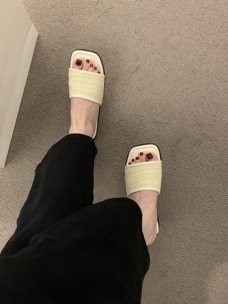 

French retro flat-bottomed woven one-word slippers women s summer outer wear holiday wind non-slip simple sandals seaside beach shoes 35