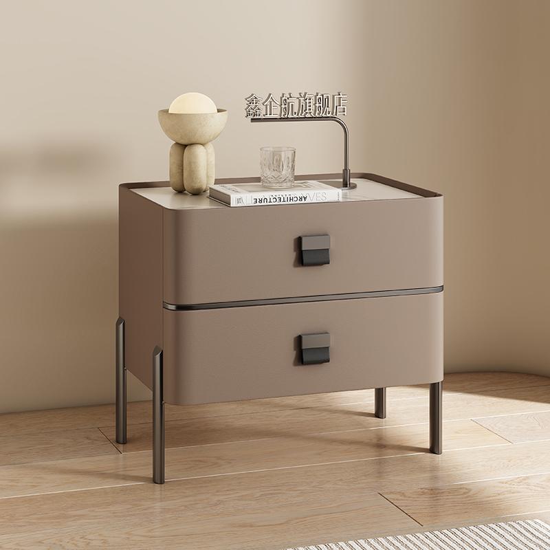 Italian Luxury Modern Minimalist Solid Wood Bedside Table High-End Solid Oak Nightstand for Main Bedroom Sofa Side Storage Box