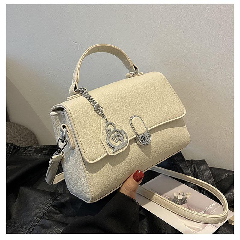 

2024 Women s Soft Leather Crossbody: Versatile, Simple, High-End Texture Shoulder & Commuting Handbag Standard
