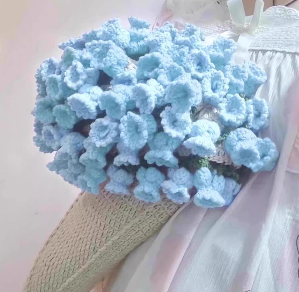 DIY Hand-Knitted Rose Bouquet Blanket Kit - Complete with Yarn and Tools for a Beautiful Flower-Themed Gift.
