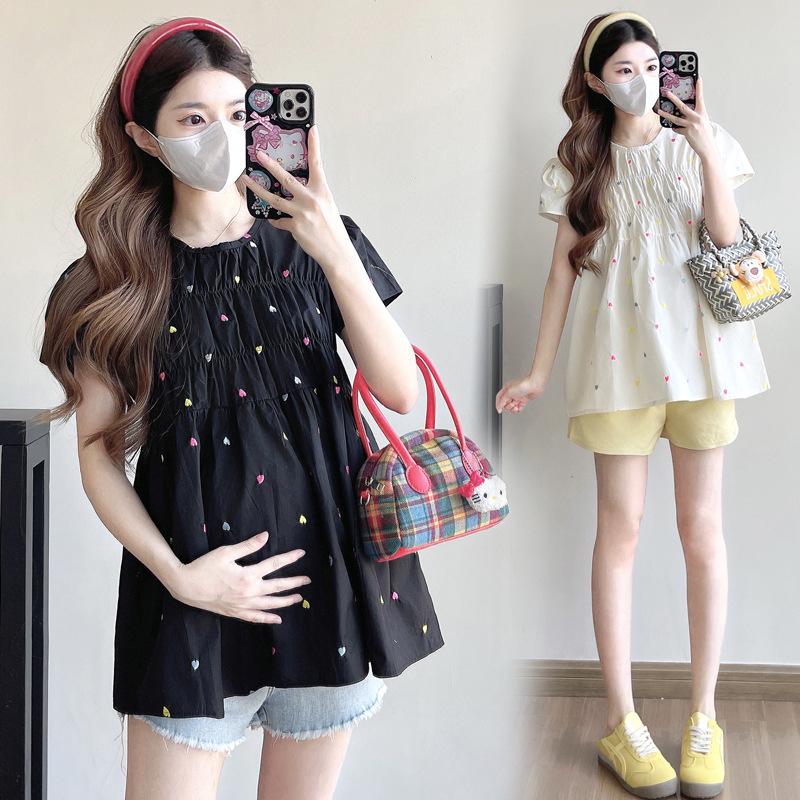 Embroidered Heart Maternity Short Sleeve Doll Shirt - Trendy, Age-Reducing, Loose Casual Summer Top for Moms