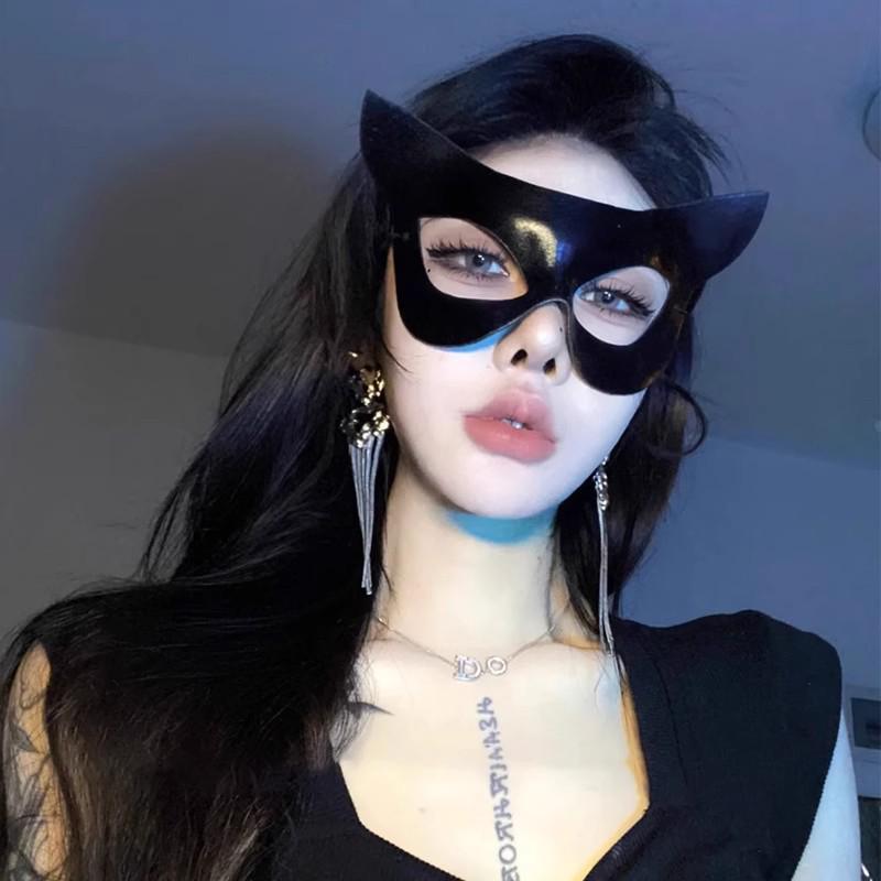 Black Catwoman Eye Mask for Women - Halloween Cosplay Masquerade Costume