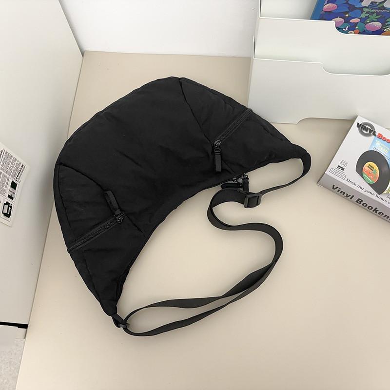IELGY Ladies Messenger Bag Large Capacity Canvas Dumpling Bag All-Match Fashion Moon Bag