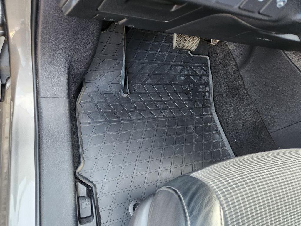 Rubber Mats (4 Pcs, Stingray Premium) for Toyota Auris 2012-2018