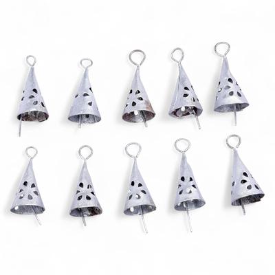 10 Sinozinhos de Lata Prateados Feitos à Mão para Artesanato de Natal Rústico, Decoração Vintage de Fazenda e Projetos DIY de Sinozinhos Bruxos Boho