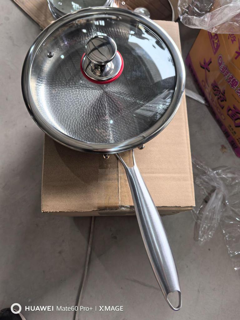 Padella Piatta in Titanio: Non rivestito, Antiaderente, Rimovibile, Compatibile con fornelli a gas, Realizzato in lega di titanio. Perfetto per Bistecche e Cucina Casalinga.