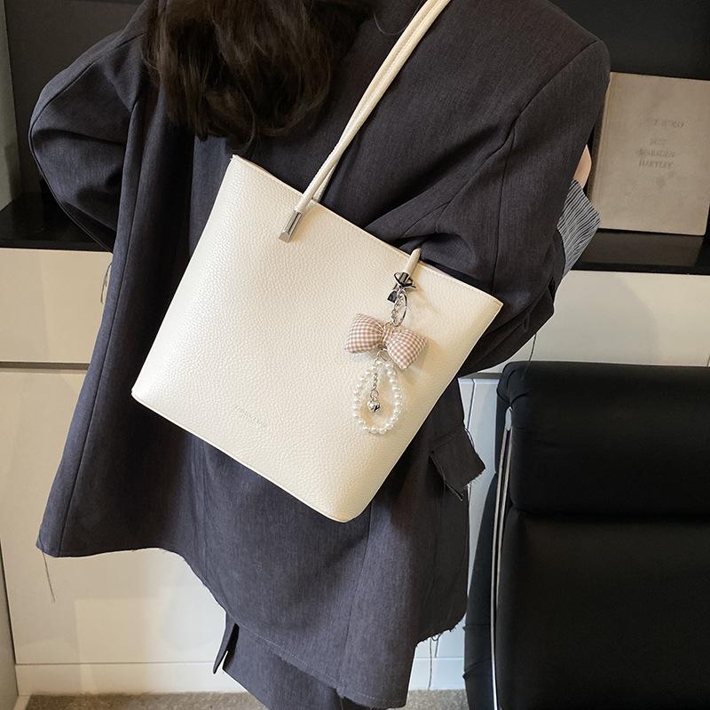 Large-capacity Bags Women's New Spring and Summer Simple and Versatile Shoulder Bags Are Popular Today, Bucket Bags