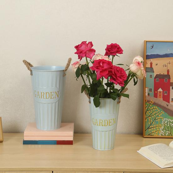 Deep Bucket Vase Galvanized Iron Flower Bucket with Rope Handles Retro Farmhouse Vase for Home Flower Arrangement