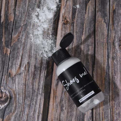 Shoes me! Deodorizing Powder, Made with 100% Natural Ingredients, Packaging. Perfect for athletic shoes and children's shoes. Fragrance-free, talc-fre