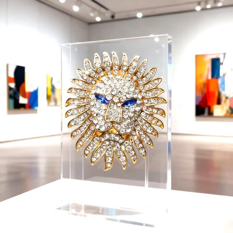 Full Animal Crystal Lion Head Domineering Accessory Brooch