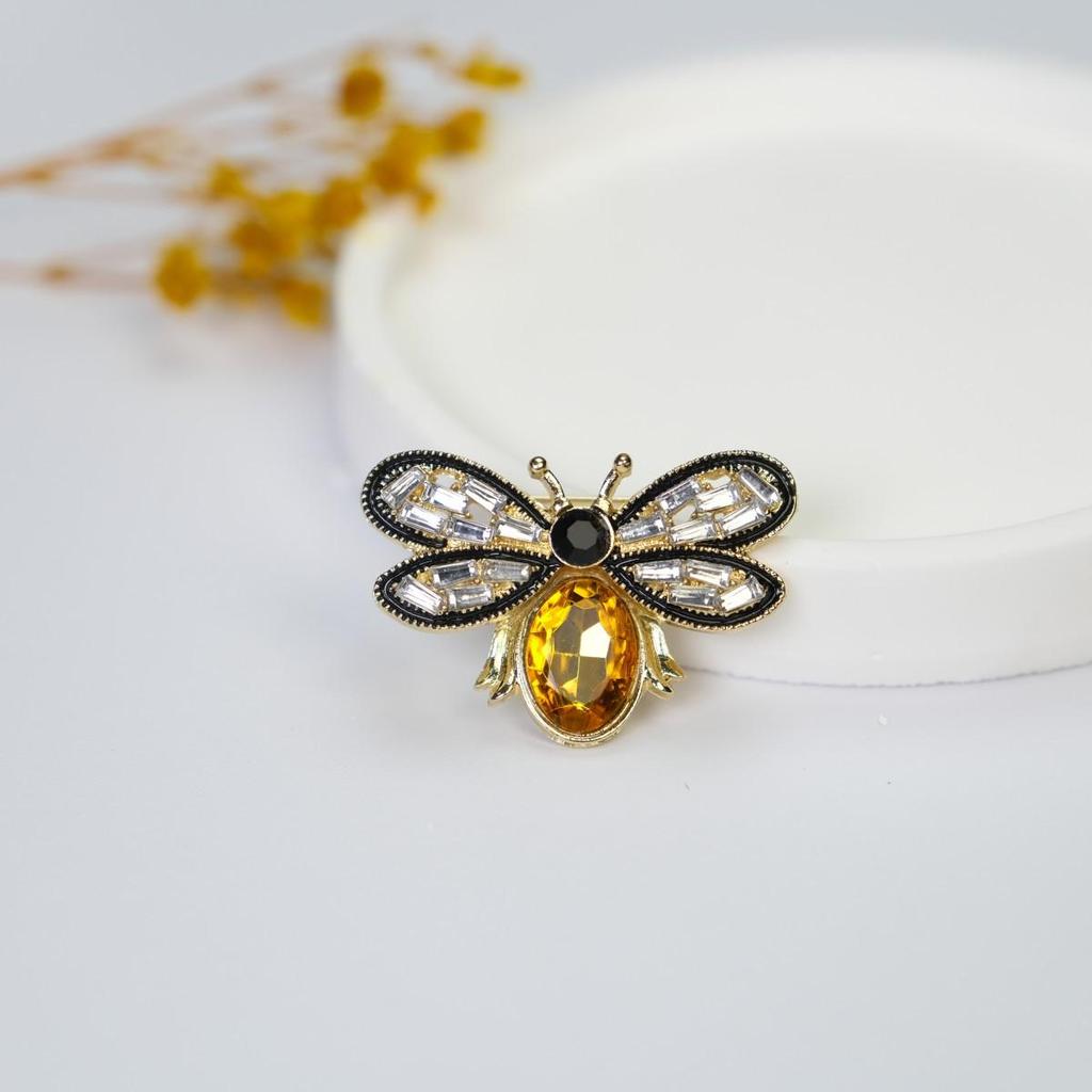 Elegante kleine Bienenbrosche: High-End Korsage & Anti-Garderobenpannen-Nadel für Pullover, Anzüge, Kleider und Abendgarderobe