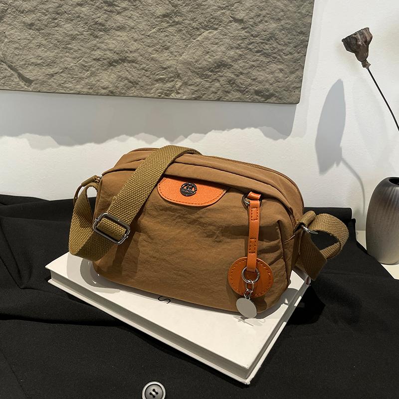 

Жіноча водонепроникна нейлонова сумка через плече Жіночі сумки великої місткості Гаманець Жіноча повсякденна сумка через плече Подушка (20cm<Max Length<30cm) кавовий