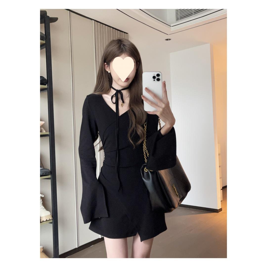 New girl s V-neck irregular dress autumn waist thin waist pleated long-sleeved lace-up skirt S