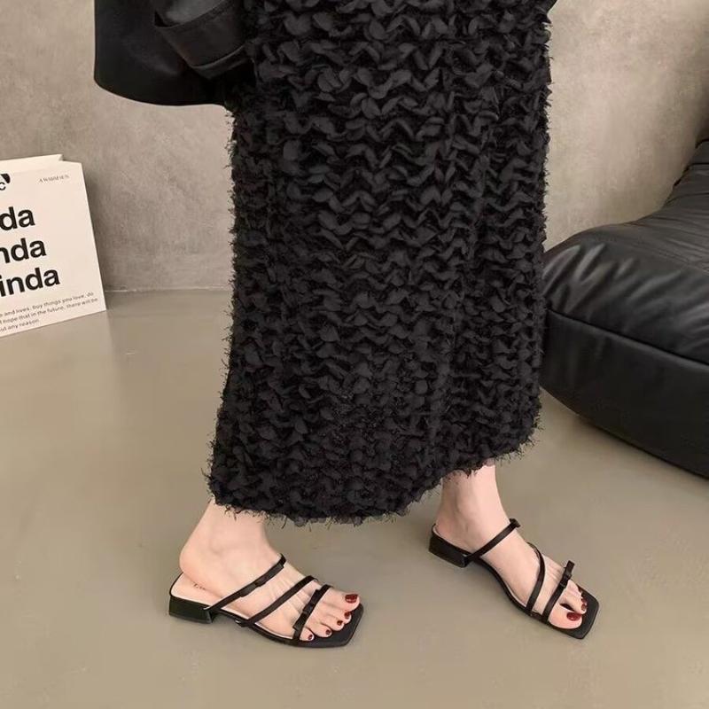 Summer New Women's Slippers 2025 Stylish Peep-toe Low Heel Silver SlipperWomen's Comfortable Beach Shoes Women Slipper