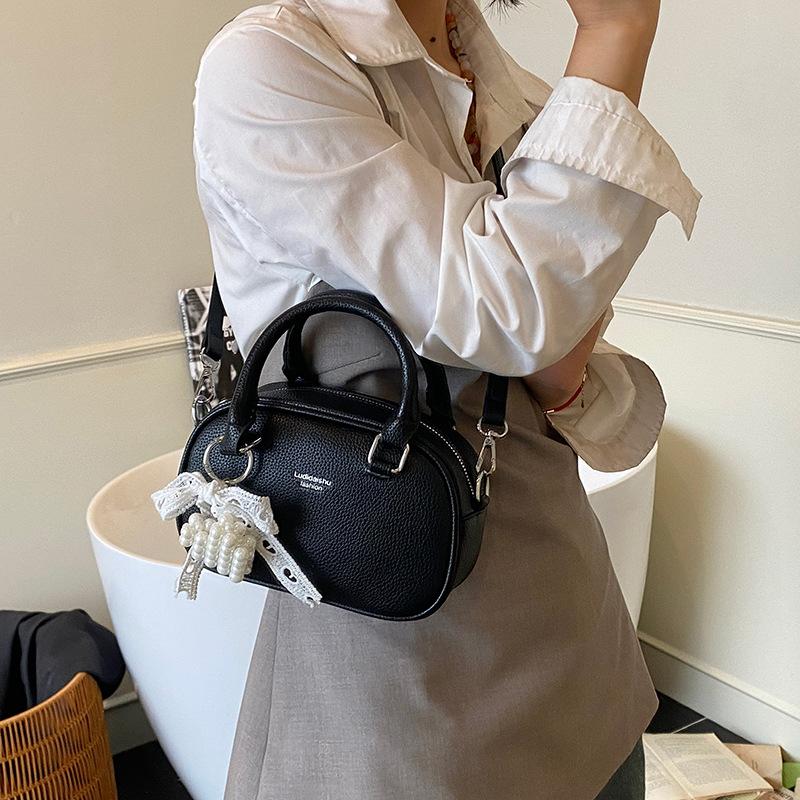 High-end Niche Bag Women's New Summer Fashion Versatile Shoulder Messenger Bag Portable Pillow Bag