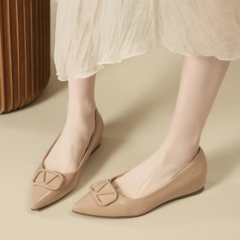 

Остроносые одинарные туфли женские 2025 лето новые плоская подошва низкий каблук V-образная пряжка вечерний стиль нюдовые с открытым мыском туфли Мэри Джейн из кожи 37