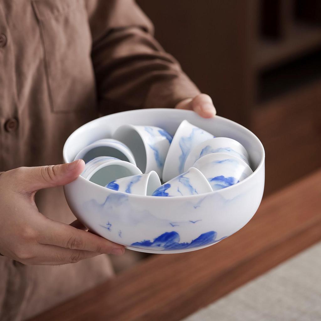 Elegant Gongfu Tea Set: Hand-Painted Ceramic Gaiwan Teapot & Teacups in Gift Box