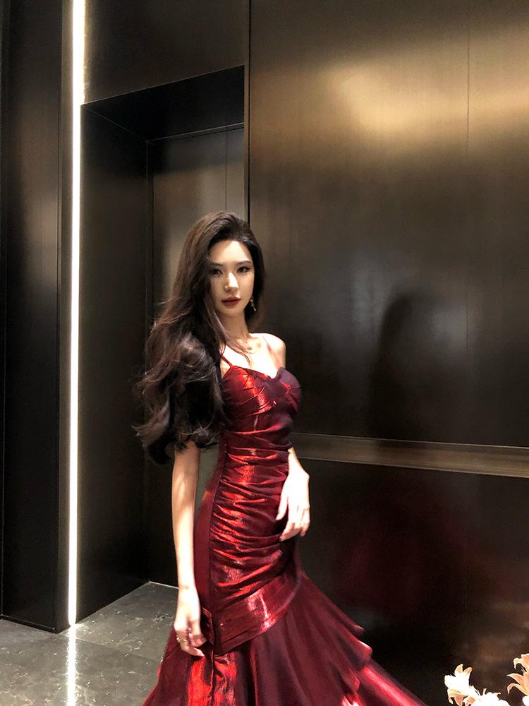 שמלת ערב ירוקה אלגנטית ומחמיאה - שמלה ארוכה לבלייניות צעירות