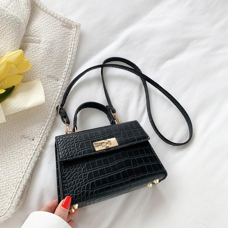 Retro Small Bag Autumn Fashion Shoulder Bag Messenger Bag Women's Bag Simple Portable Small Square Bag