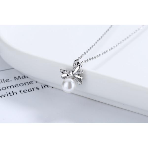 New Year's Bow Pearl Necklace for Women's Light Luxury and Niche Design, with A Sense of Collarbone Chain