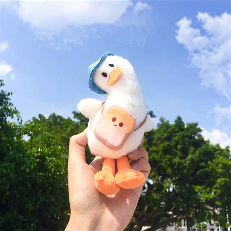 

1 шт. Плюшевая игрушка для мальчиков и девочек, брелок-подвеска в подарок, брелок для ключей, кривая утка, подвесная кукла, шарм для сумки, игрушка 18cm белый