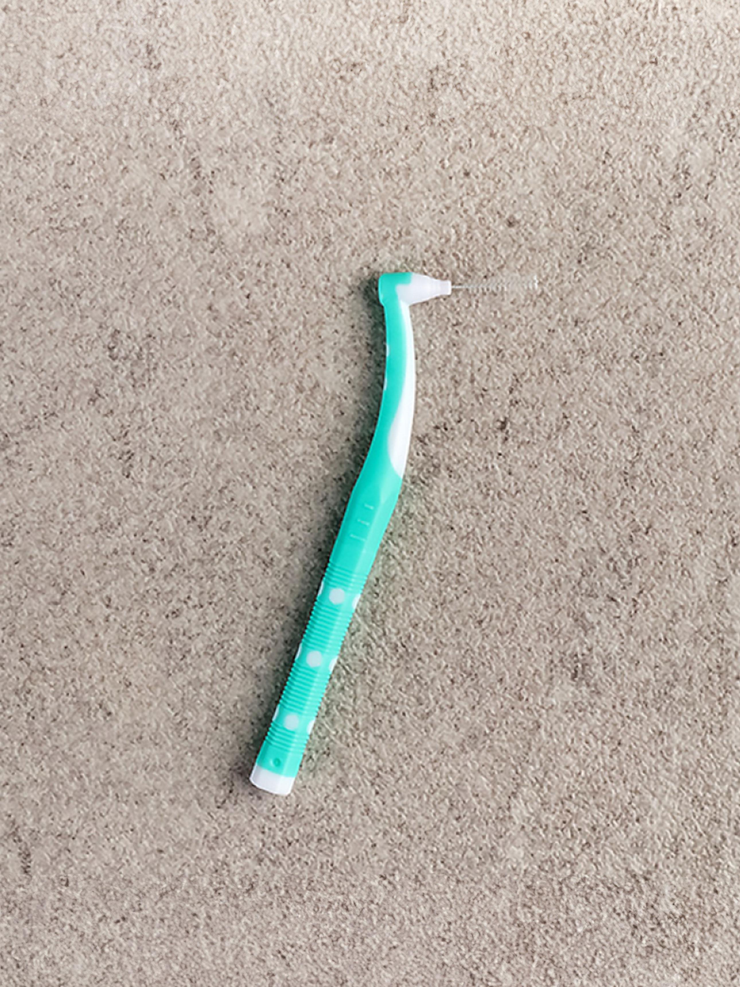 

Two-Tone Interdental Brushes SSS (8 Pack) 1ea