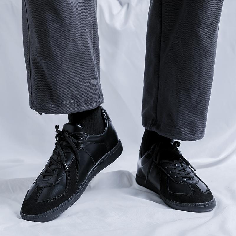 Fashion New Men's Casual Sneakers Breathable Running Shoes Lightweight Walking Shoes Fashion Athletic Tennis Flats Non-Slip Skate Shoes