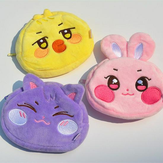 ATEEZ Coin Purse Pouch: Featuring Kang Yeosang, Choi San, Park Seonghwa, and Song Mingi.