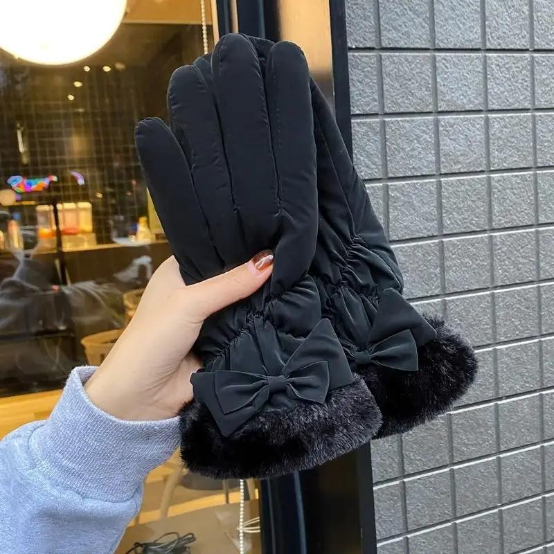 Fashionable Versatile Winter Gloves for Women Riding Electric Bikes In Winter. Warm Cotton and Thick Velvet Cycling Gloves