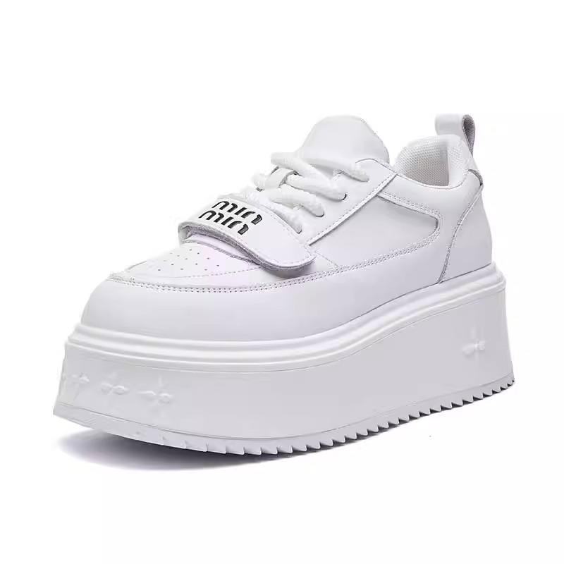 Leather thick-soled heightening little white shoes women's models in the autumn of 2025 new popular high-end versatile muffin casual shoes