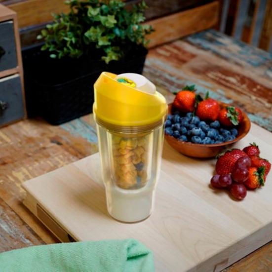 Double Layer Cereal To-Go Cup Leak-Proof Breakfast Container with Separate Compartments for Milk & Cereal Portable Cereal And Milk Cup