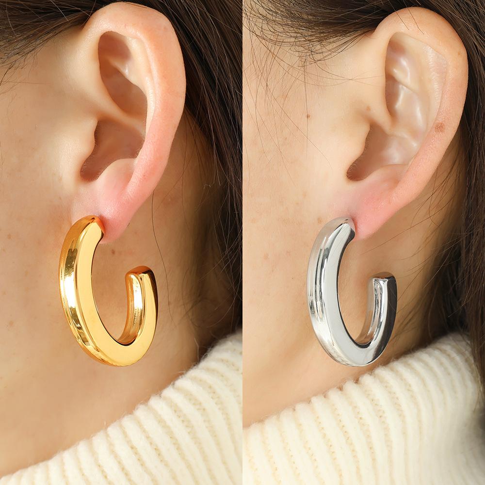 European and American Glossy Design C-shaped Earrings, Minimalist Cold Titanium Steel Plated 18k Gold Earrings