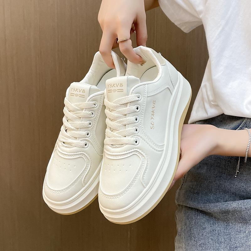

Autumn new little white shoes women 2025 casual versatile board shoes ins student sports Korean version of Internet celebrity single shoe tide 35