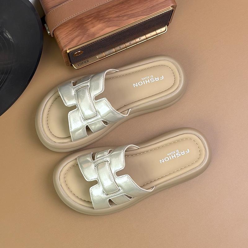 

Thick-soled heightening silver cool slippers women s summer wear 2025 new fashion casual beach sandals 40 шампанського