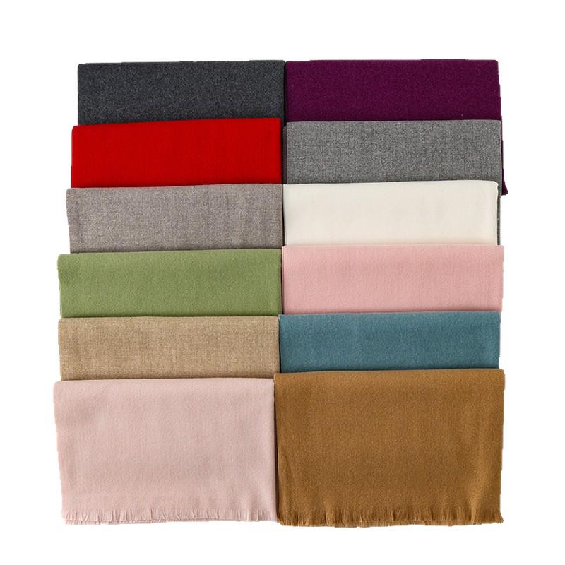 Damski zimowy biały szal z wełny kaszmirowej: Wszechstronny szalik z krótkim frędzlem w stylu koreańskim