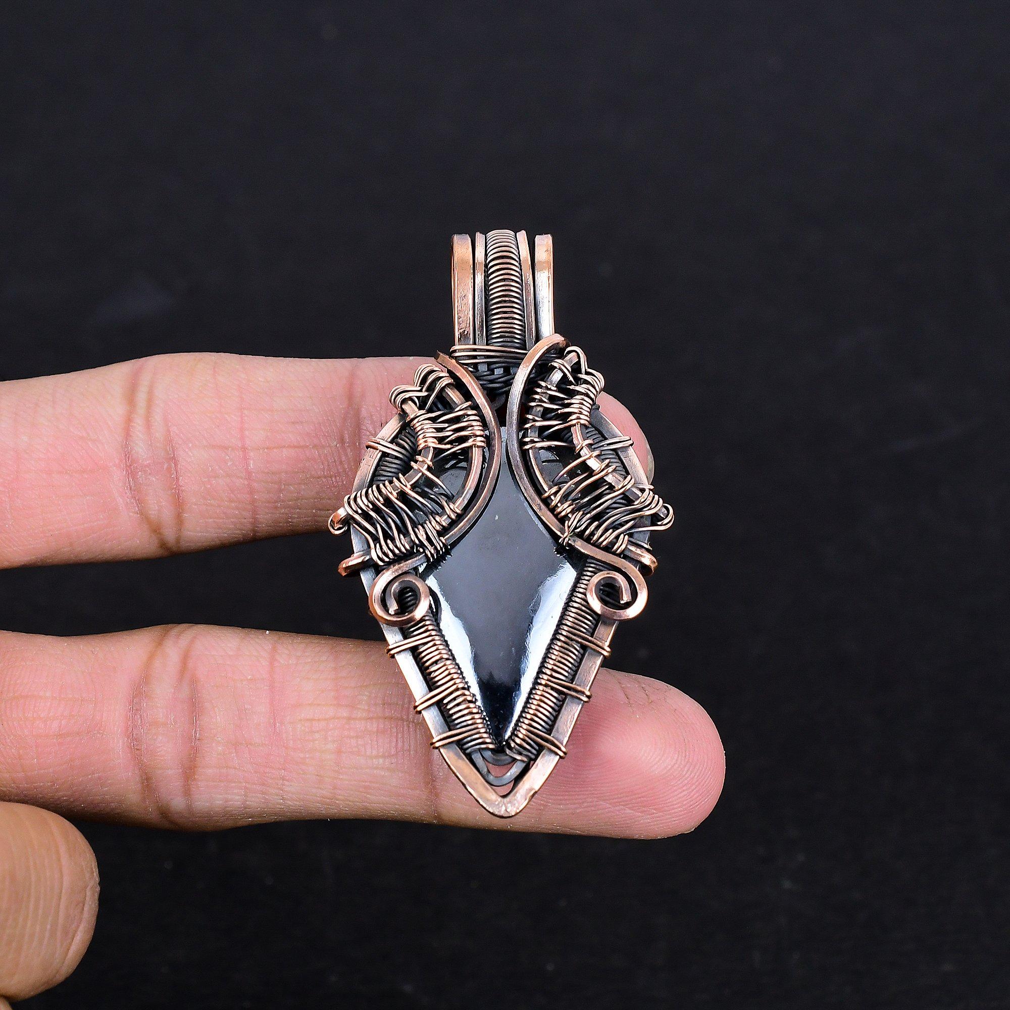 

Кулон из шунгита, ювелирное изделие из драгоценного камня, обернутое медной проволокой 999 пробы, кулон ручной работы, для Дня благодарения 2.55 Inches