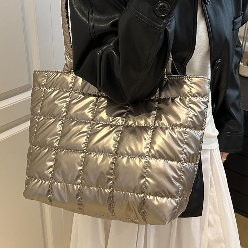 A Unique and Distinctive Tattoo Line Casual Single-shoulder Bag with A Simple and Commuting Feel, and A Crossbody Bag