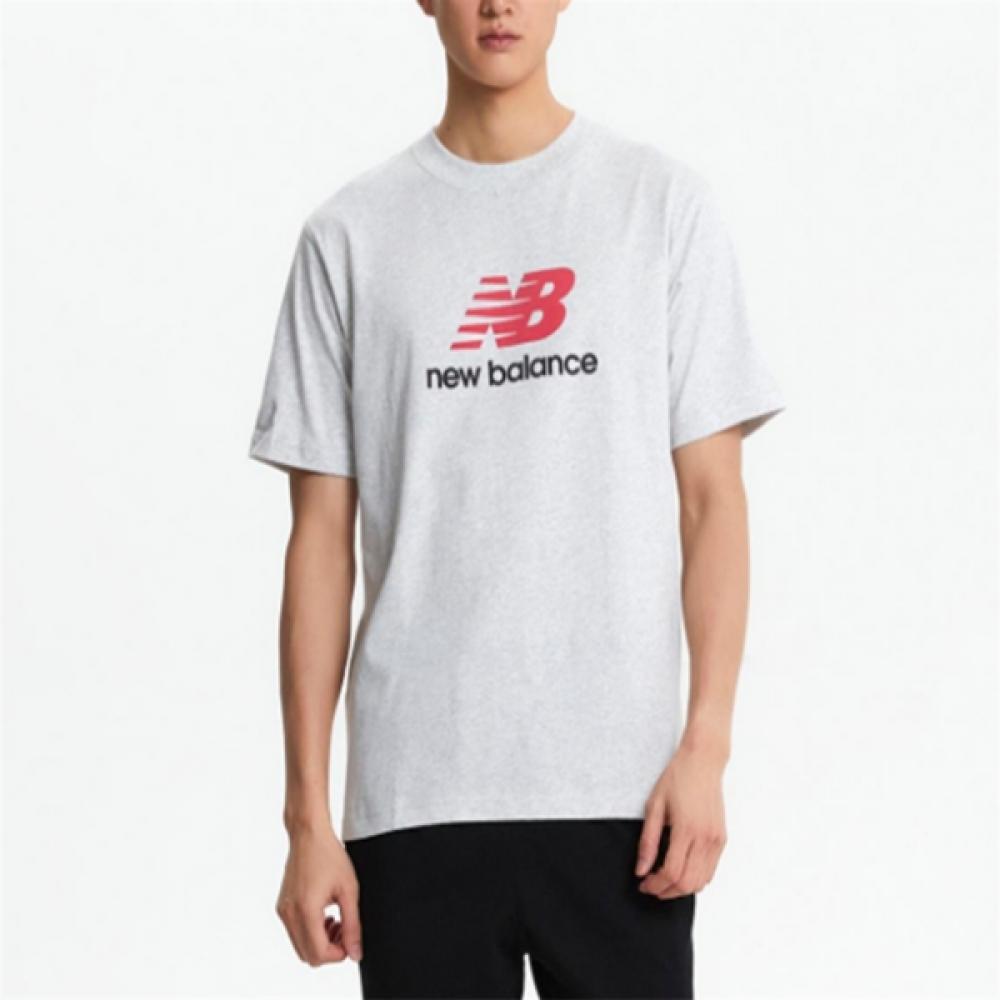

New Balance EssenTial Big Logo T shirT 15 19 80 3.NBNEF22401 80/L