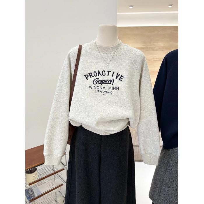 Embroidered Plus Size Velvet Warm Pullover Sweatshirt with Half-High Collar for Women XL 2140₽