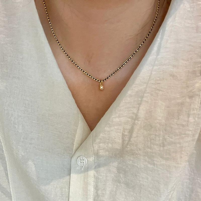 Classic minimalist design Black woven rope chain necklace light luxury exquisite square pendant party wedding fine