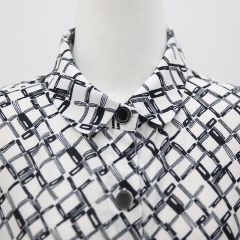 Shiz Madam Single Pocket Check Pattern Blouse T57521