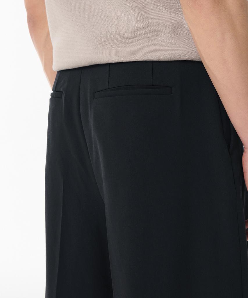Musinsa Standard Wide Bermuda Hidden Banding Half Slacks [Dark Gray]
