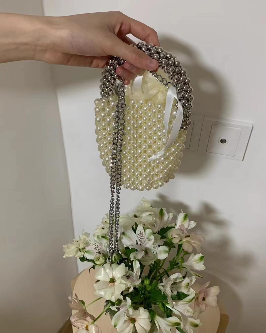 

Сумка-ведро Niche, плетеная, ручной работы, тяжелая промышленная сумка из акрила и жемчуга, переносная сумка-мессенджер, женская сумка с бисером слоновая кость