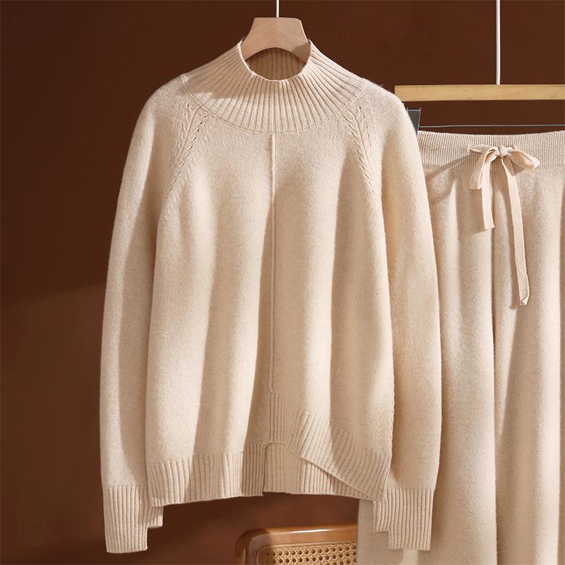 2025 A/W Wool Knitwear: Center Line, Irregular High Neck, Raglan Sleeves, Wool Base Layer.