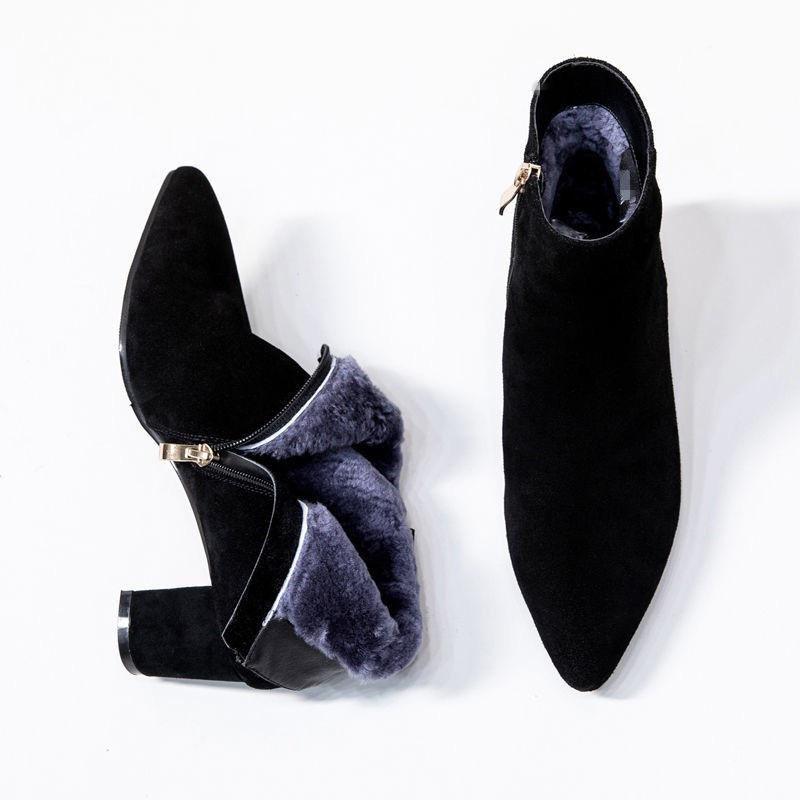 Warm velvet thickened short boots women's autumn new fashion women's boots versatile pointed high heel thick heel Martin boots