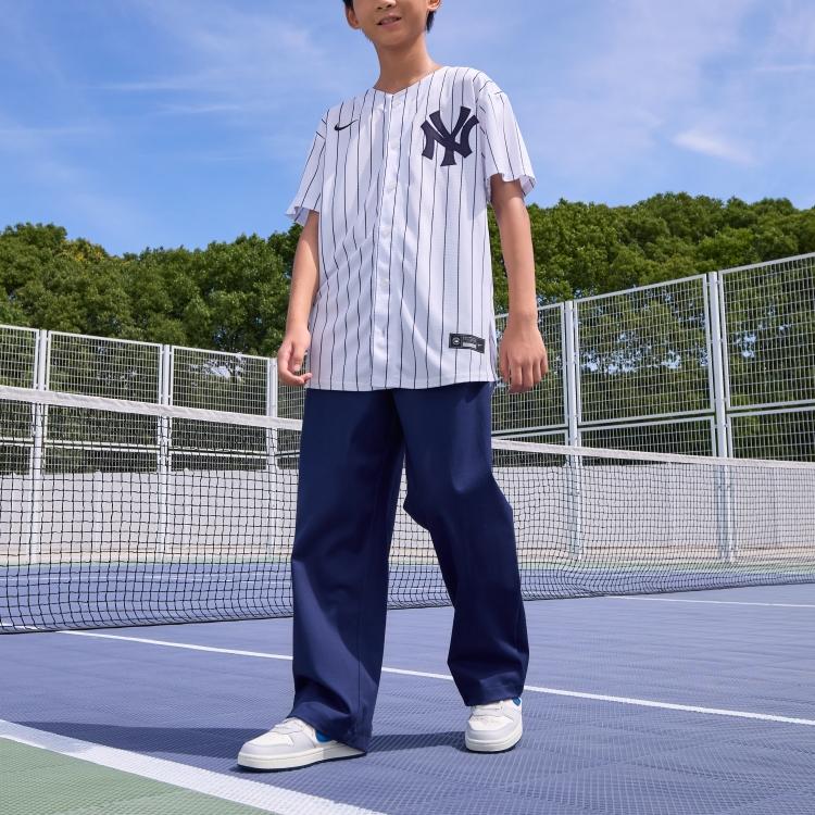 Nike Pruhovaný potisk loga Jednořadé Sezónní Prodyšné Lehké Výstřih do V Krátký rukáv Dětské topy Bílá DZ3685-100