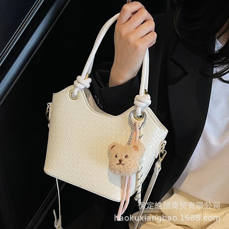 This Year's Popular Small Bag Women's Summer 2025 New Fashion Messenger Bag Niche Design Korean Version Bucket Bag