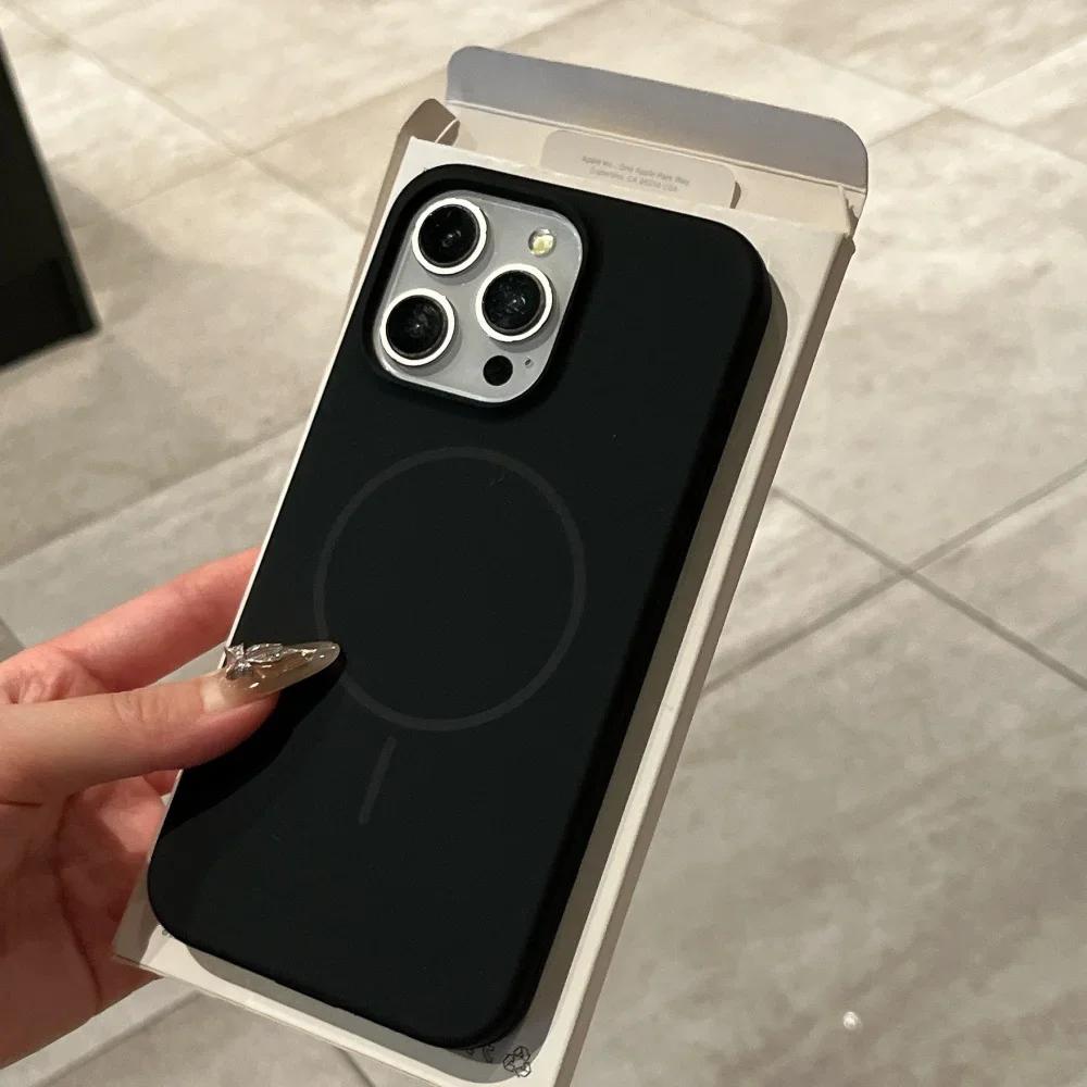 Luxury Liquid Silicone Case For iPhone 17 Pro 16 15 14 13 12 Pro Max 11 for Magsafe Magnetic Wireless Charging Shockproof Capa