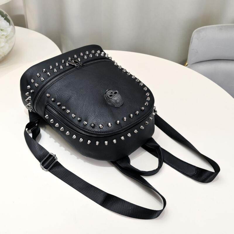 Fashion Women Backpacks Halloween Bags New Skull Rivet Backpack Fashion Versatile High Capacity Soft Leather Zipper Backpacks